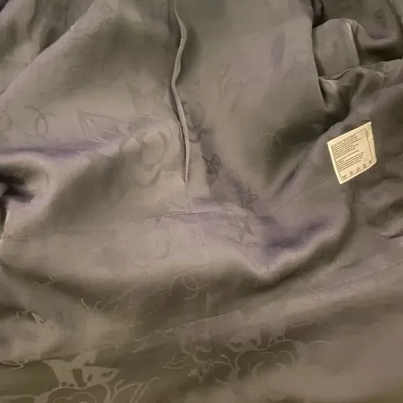 NWT Chanel skirt suit, size 38(S) - Picture 11 of 16